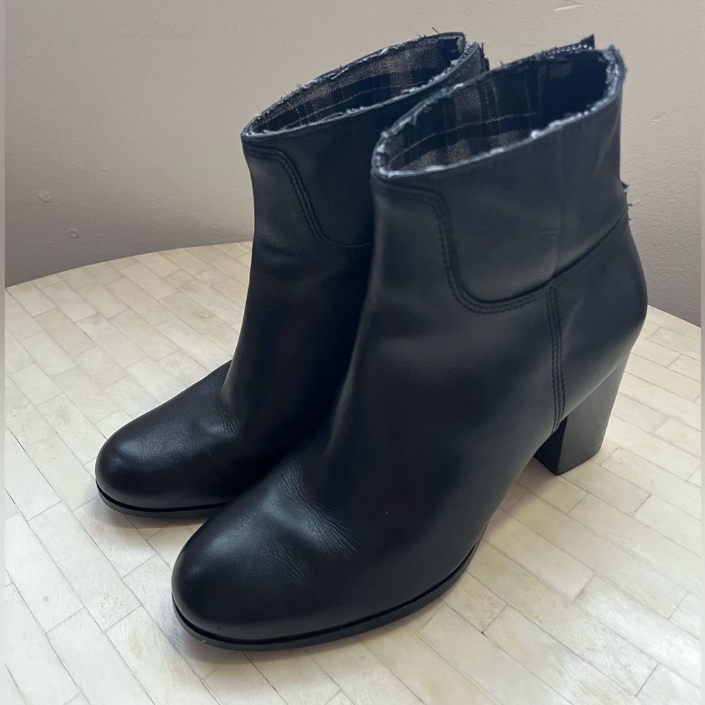 Cole Haan Black Ankle Zip Back Booties size 6.5